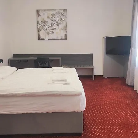 Třebovská Restaurace 2*